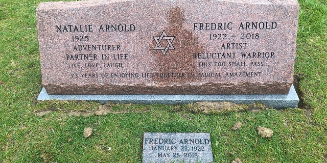 Gravesite Fredric Arnold