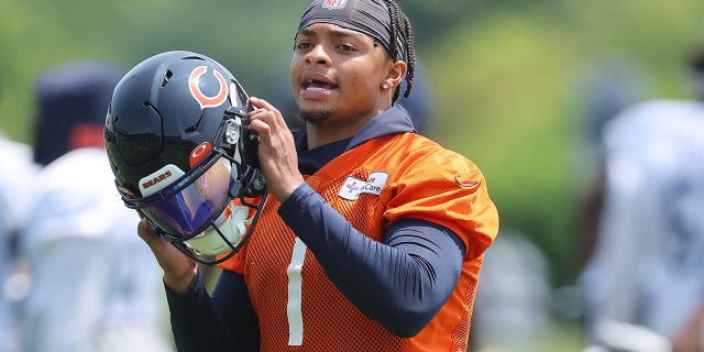 Justin Fields of the Chicago Bears at OTAs