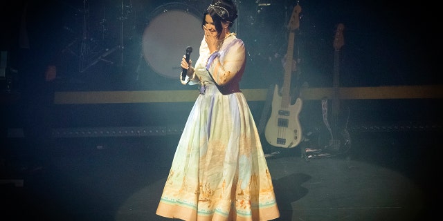 Lana Del Rey performs in Paris