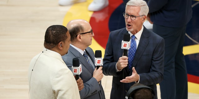 Mark Jackson, Jeff Van Gundy and Mike Breen