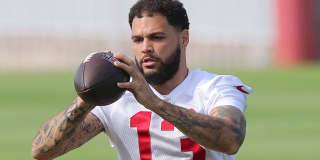 Mike Evans in minicamp