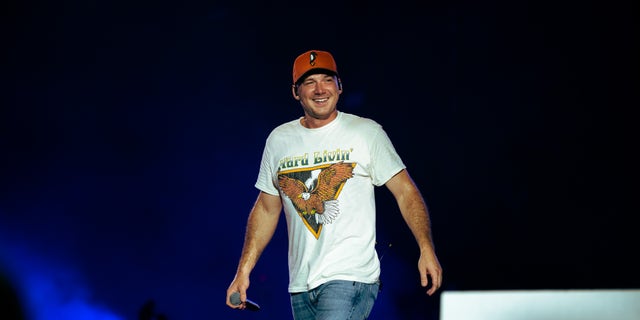 Morgan Wallen debuts new look