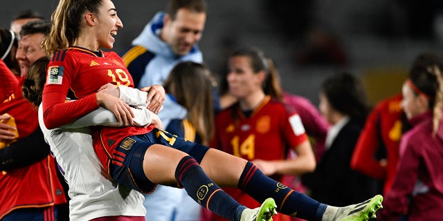 Olga Carmona celebrates