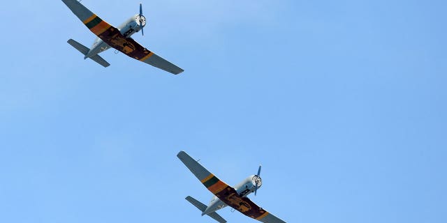 2 trainee pilots killed in Sri Lanka after air force plane crashes 2 Sri Lankan Air Force prop fighter aircraft