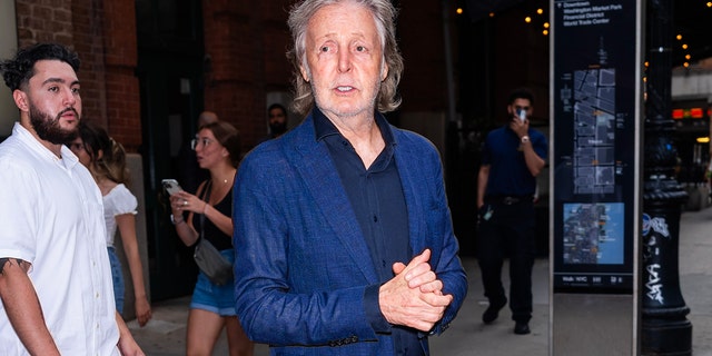 Paul McCartney attends Robert De Niro's birthday