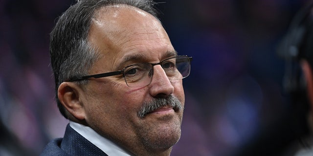 Stan Van Gundy at Kings game