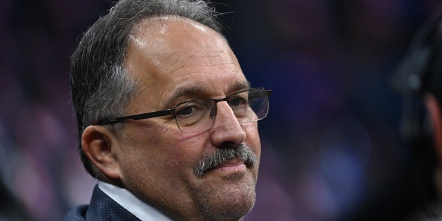 Stan Van Gundy at Kings game