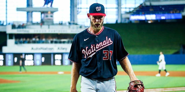 Stephen Strasburg walks off the mound