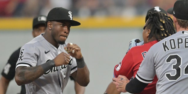 Tim Anderson and Jose Ramirez fight