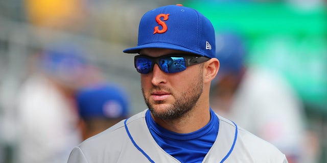 Tim Tebow with Syracuse