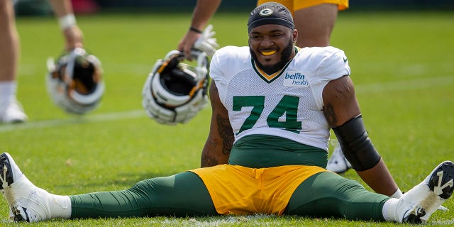 Elgton Jenkins at training camp