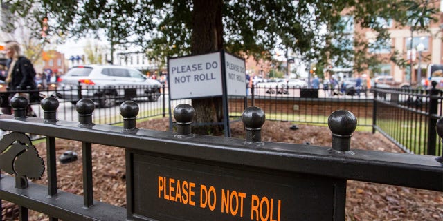 "Do Not Roll" signs at Toomer's Corner
