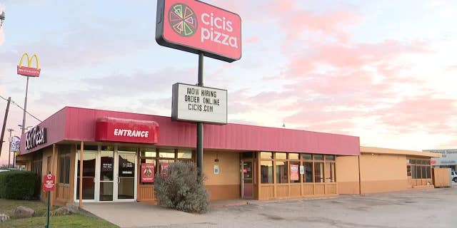 CiCi's Pizza exteriors