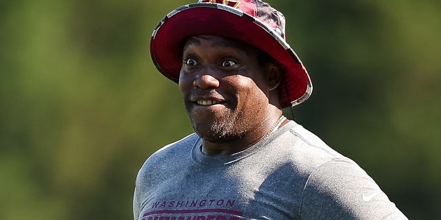 Warren Sapp at Commanders camp