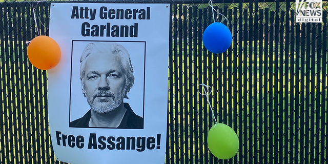 Julian Assange sign in Maryland