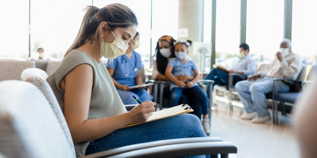 Wearing masks in hospital