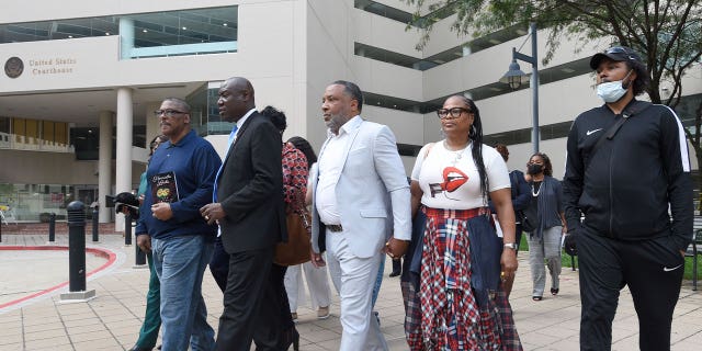 Descendants of Henrietta Lacks walk