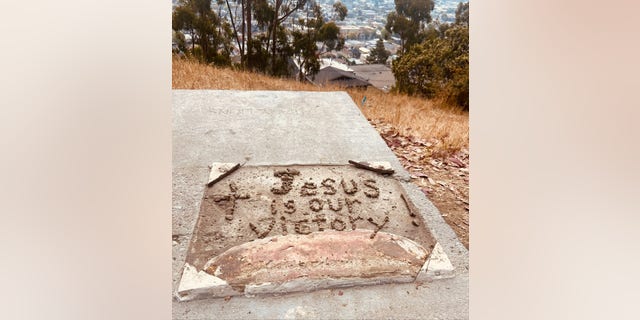 photo of former site of cross on Albany Hill