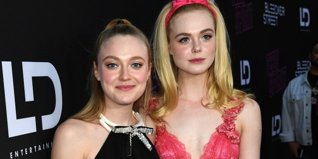 Dakota and Elle Fanning