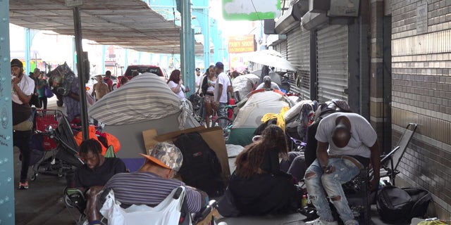 Drug users gathering on Kensington Avenue