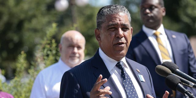 Adriano Espaillat