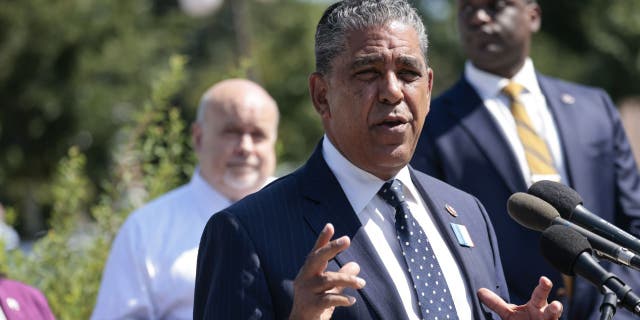 Adriano Espaillat