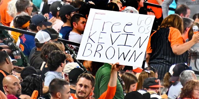 Kevin Brown sign 