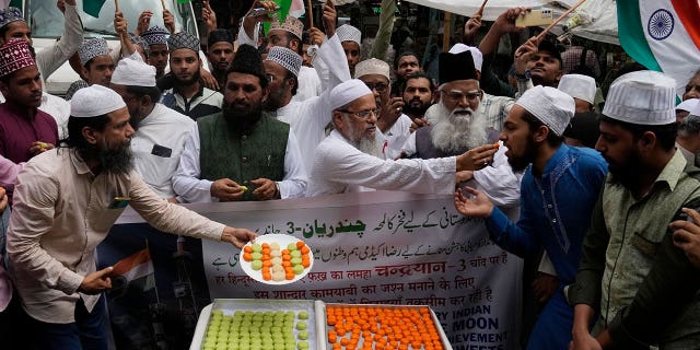 indians celebrate