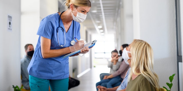 Masks in hospital