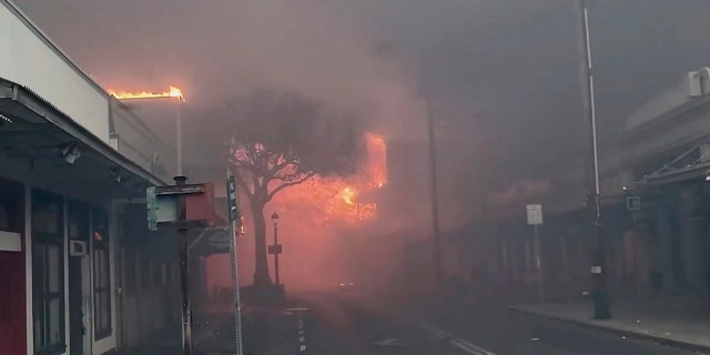fire from street of Lahaina