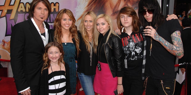 Billy Ray and 5 of his 6 children on the red carpet for the "Hannah Montana" movie premiere