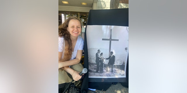 photo of Albany cross supporter