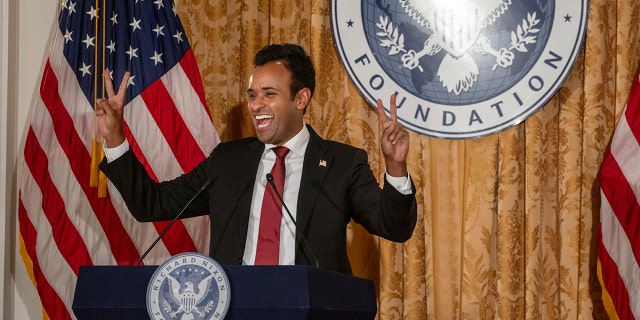 [Image: ramaswamy-nixon-pose.jpg?ve=1&tl=1]