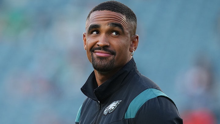 Eagles' Reddick: Jalen Hurts is 'great teammate and a great leader'