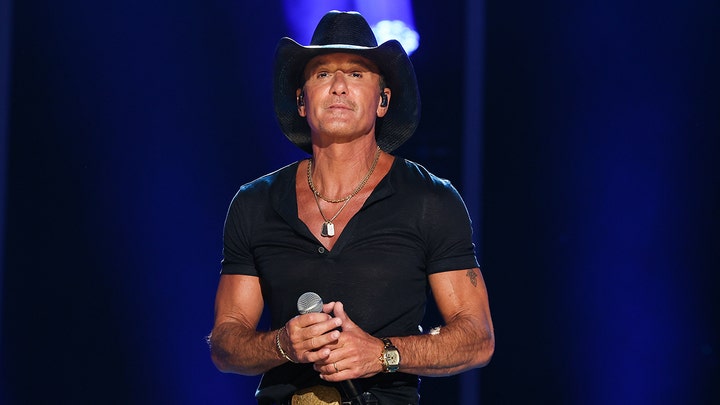 Tim McGraw's castmate from ‘1883’ talks filming ‘Yellowstone’ prequel with country artist: He'd throw me off
