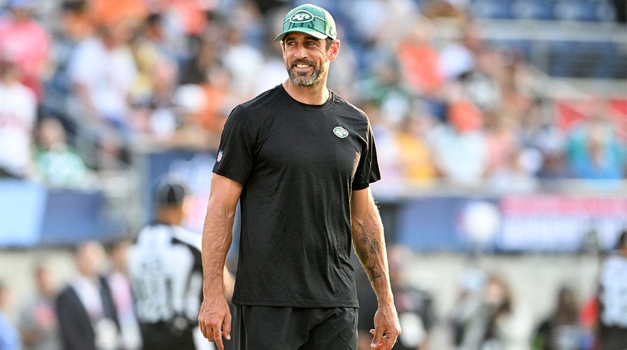 Jets' Aaron Rodgers 'looks normal' to coach during practice in comeback  attempt