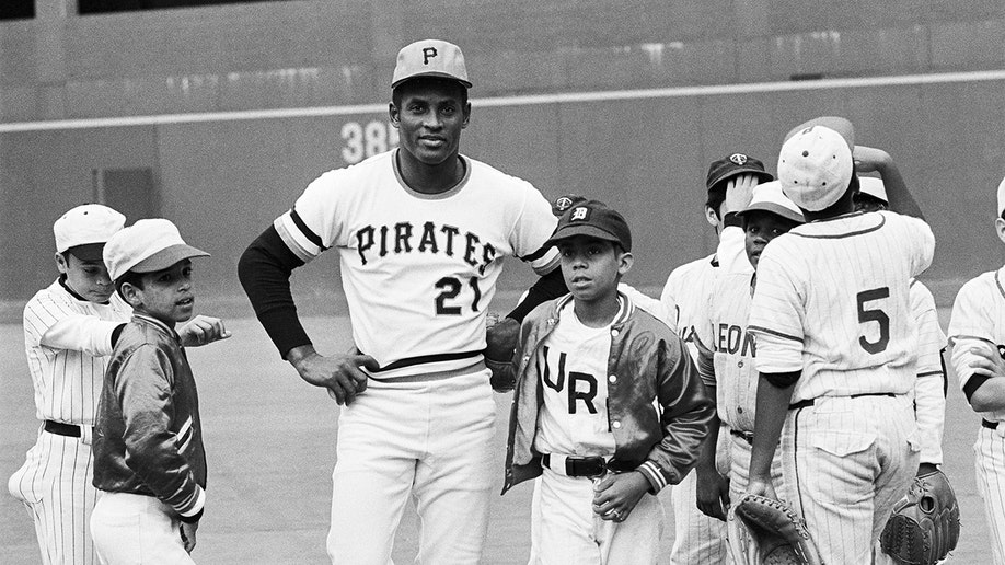 roberto clemente with kids