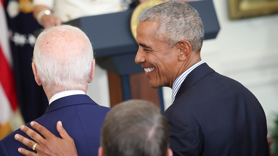 Obama offers olive branch after Biden drops out of race