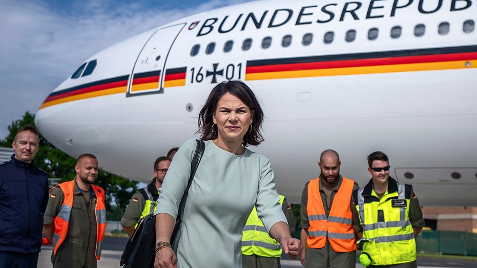 Germany’s foreign minister abandons Pacific trip after multiple problems with government plane