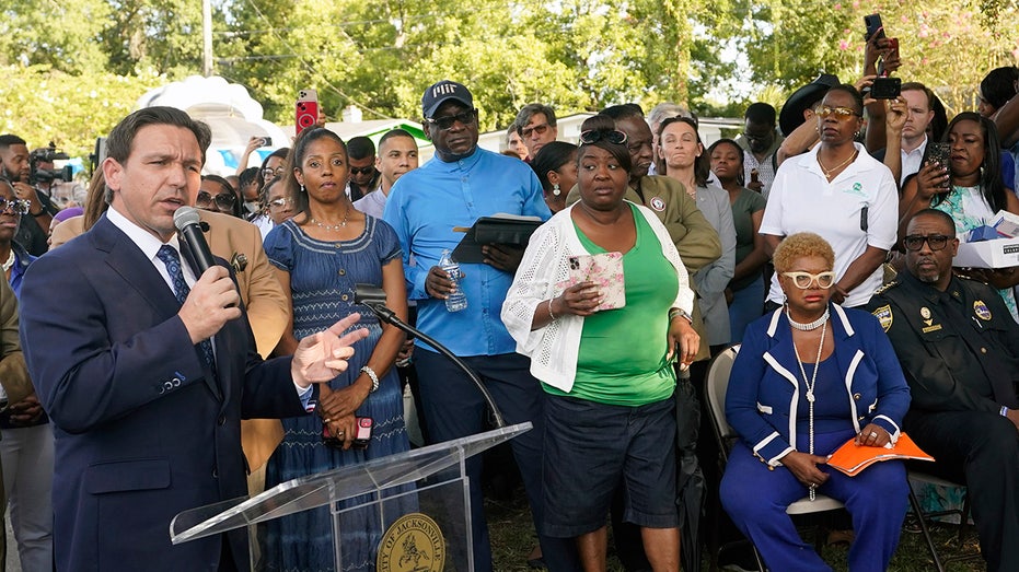 Jacksonville Democrat councilwoman defends DeSantis amid boos at shooting victims vigil: ‘Put parties aside’