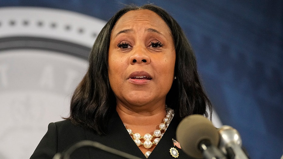 Democratic strategist scolds Fani Willis over media blitz: ‘She’s got to bring it down’