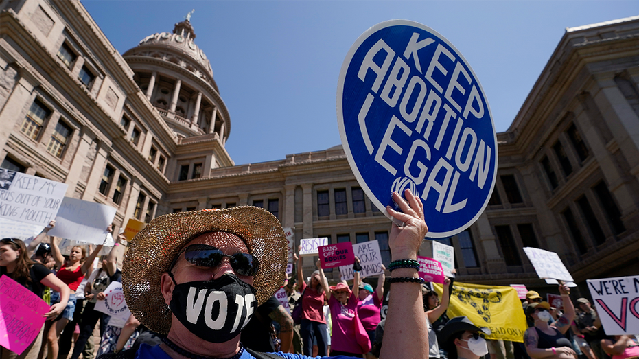 Texas judge rules state’s abortion law is too restrictive for women with pregnancy complications