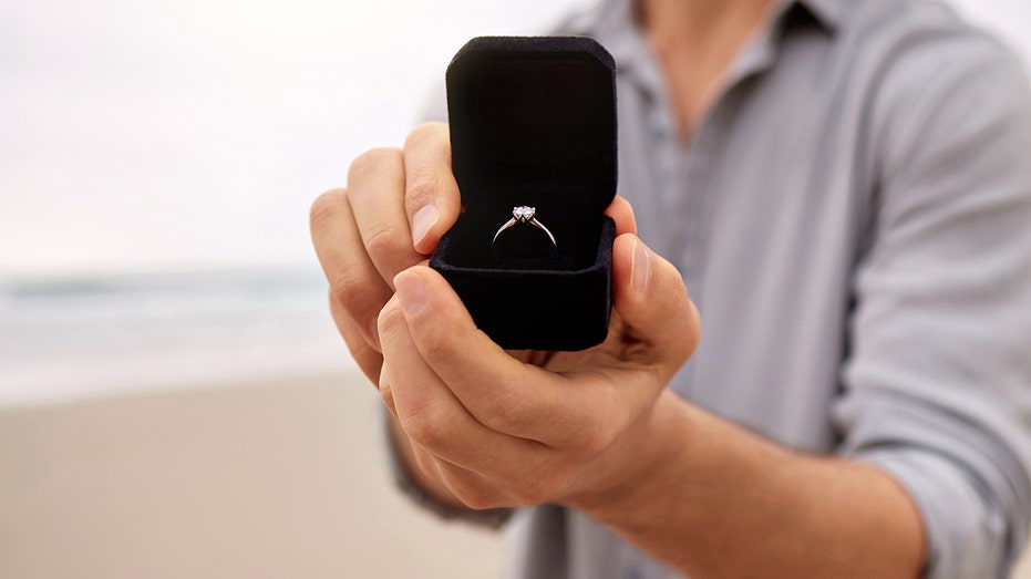 Diamond experts share tips for buying the perfect engagement ring