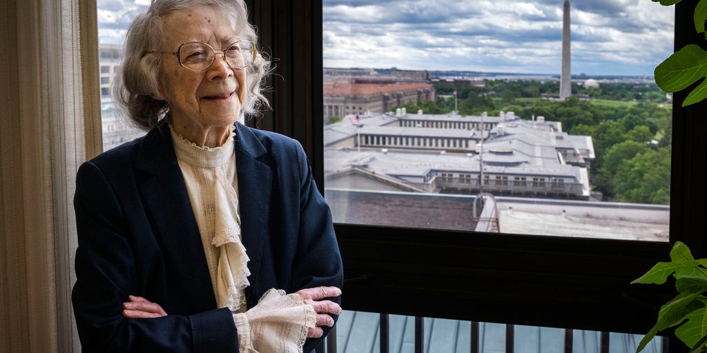 Federal judge, 96, barred from hearing cases after panel claims lack of mental fitness: 'Baseless allegations' - Vimarsana News