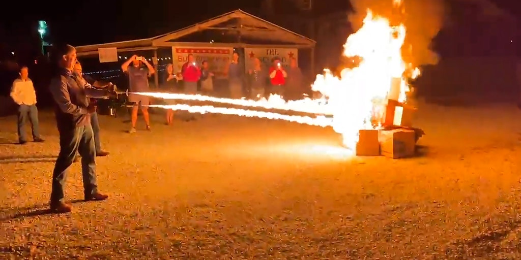 Missouri senator says he would torch 'woke pornographic books' after false claims of book burning at GOP event - Vimarsana News
