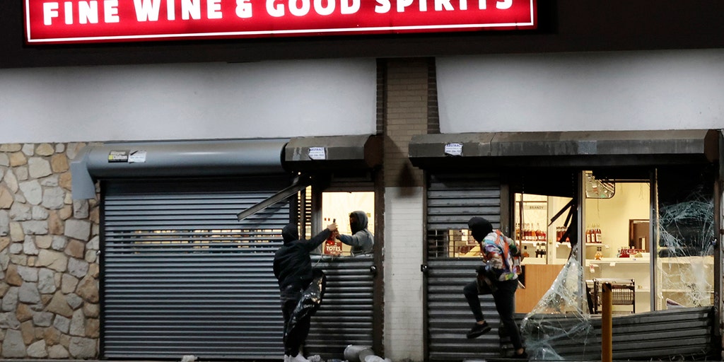 Philadelphia liquor stores ordered to shut down after massive looting spree - Vimarsana News