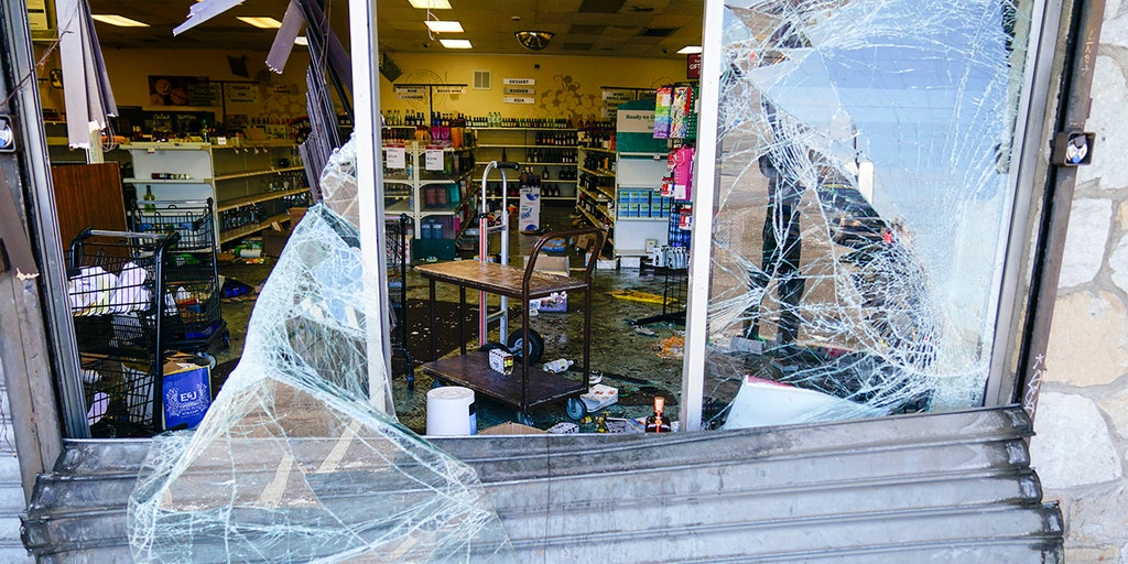 Philadelphia looting arrests continue to pile up as DA's office and police review evidence - Vimarsana News