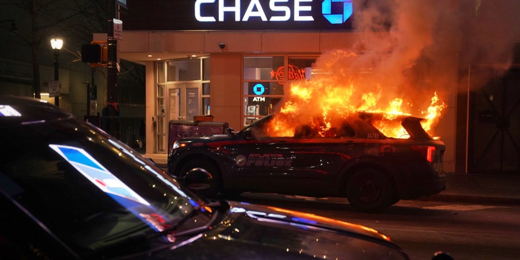 Over 60 'militant anarchists' face RICO indictment over Atlanta 'Cop City' demonstrations, attacks on police - Vimarsana News