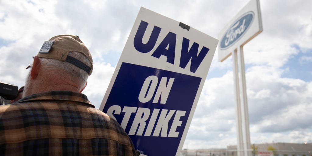 UAW members holding out 'as long as it takes' as high-stakes negotiations reach day 3: We are all 'suffering' - Vimarsana News
