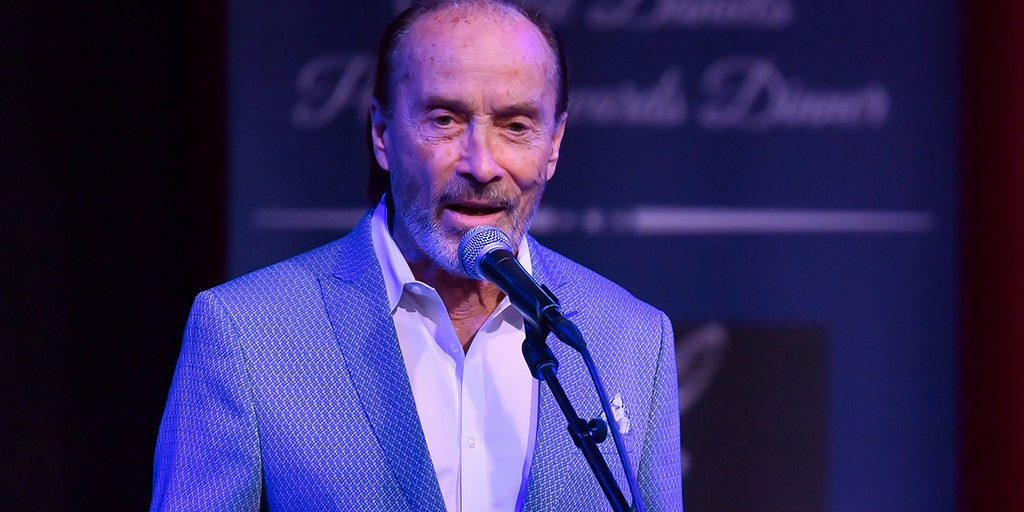 Singer Lee Greenwood credits raising kids outside Hollywood, 'real values' for tight-knit family - Vimarsana News